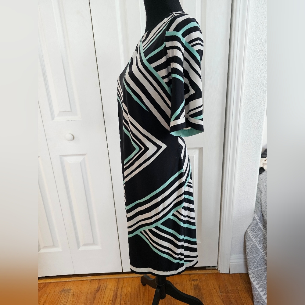 Perceptions shift dress - Picture 2 of 4